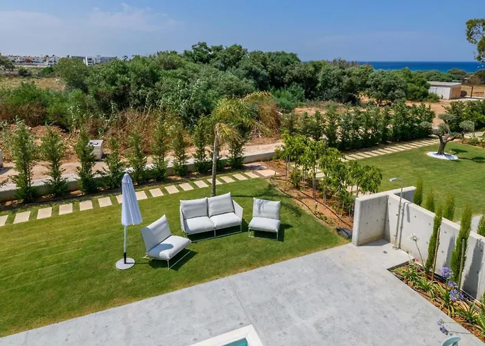 Villa By The - Blue Topaz Protaras