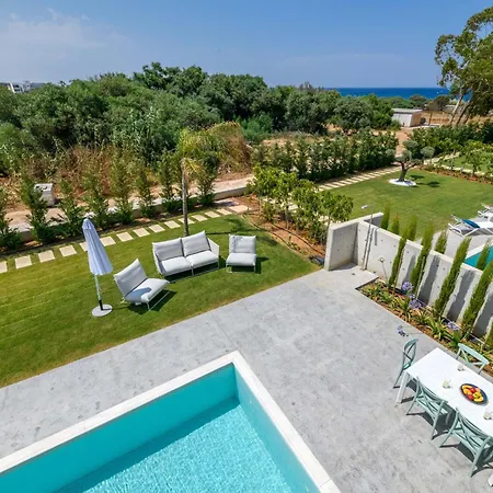 By The - Blue Topaz Villa