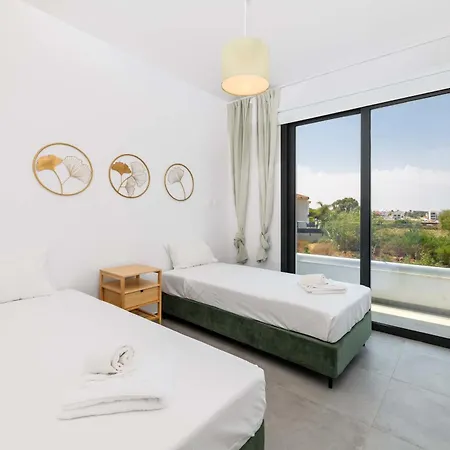 فيلة By The - Blue Topaz *