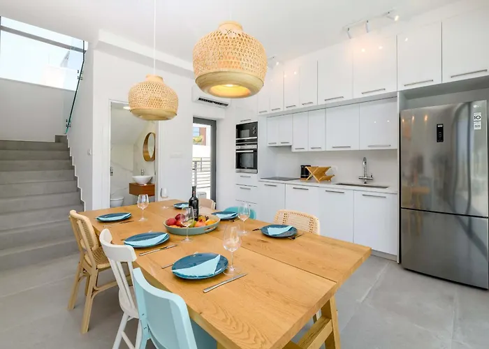 By The - Blue Topaz * プロタラス