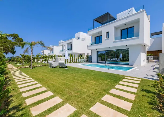 By The - Blue Topaz Villa