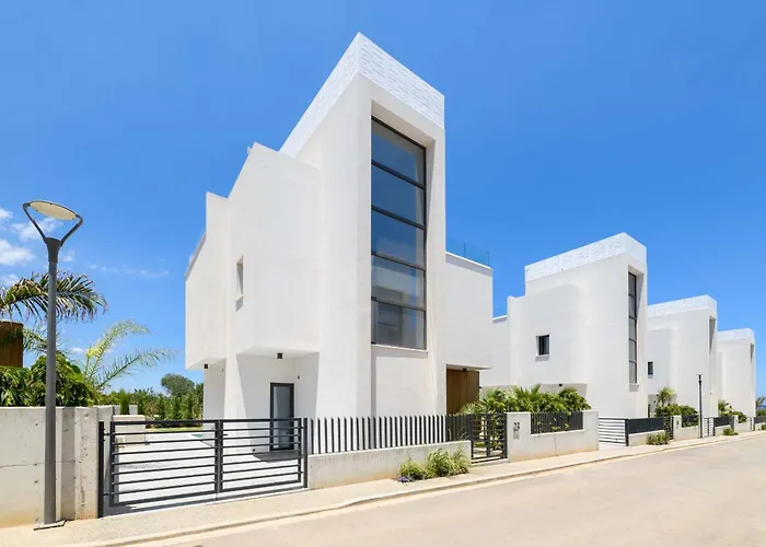 By The - Blue Topaz וילה *