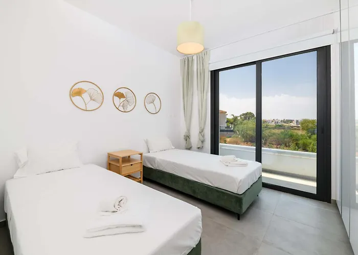 וילה By The - Blue Topaz *